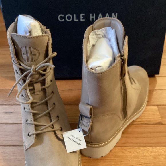 NWT COLE HAAN WATERPROOF SUEDE BOOTIE - Picture 6 of 16